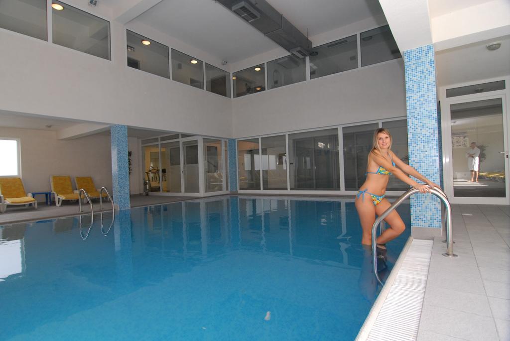 Hotel Park Ловран Екстер'єр фото